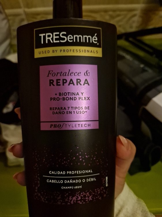 TRESEMME REPAIRS &amp; STRENGTHENS 7 shampoo 685 ml