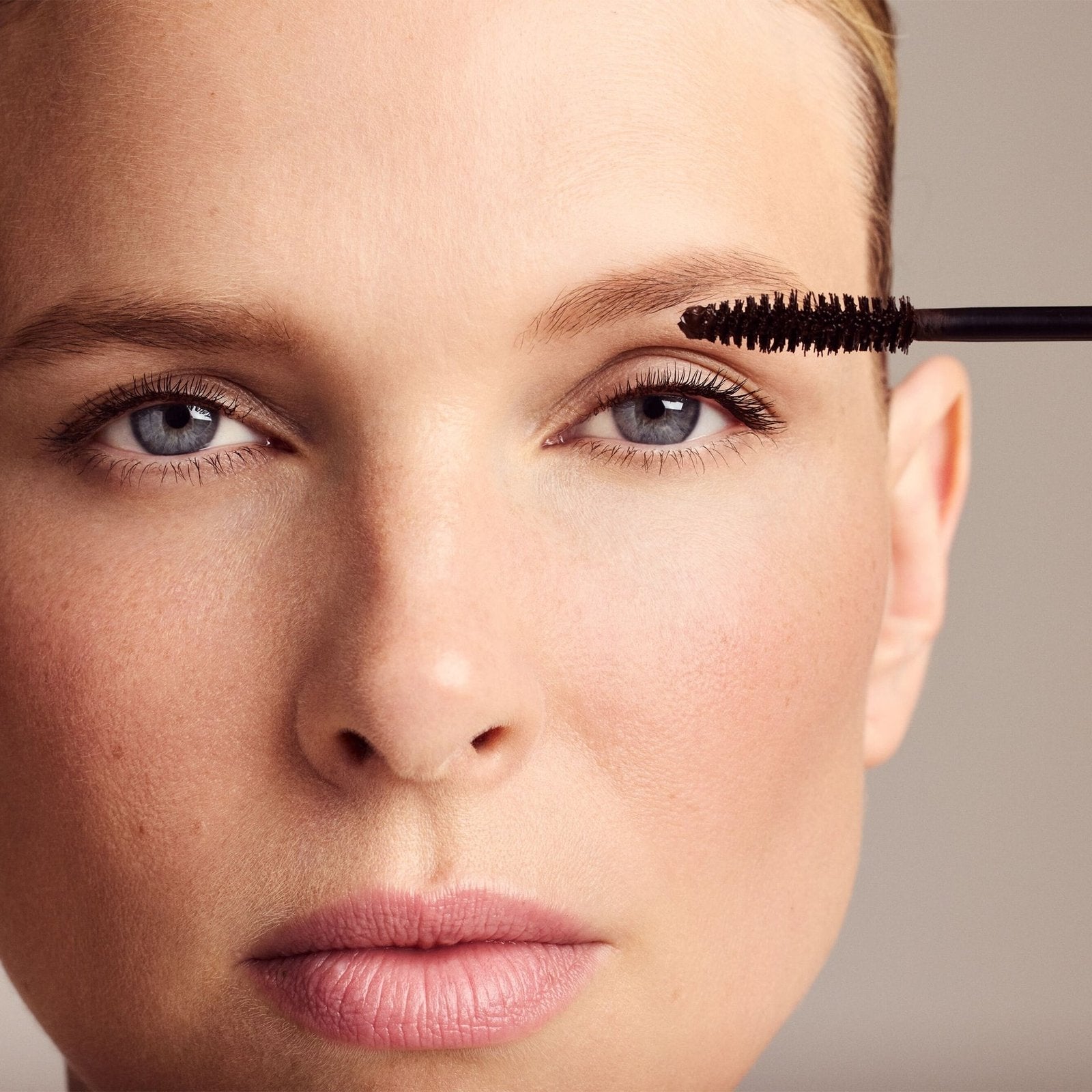 DR. HAUSCHKA Long-lasting mascara #02-Brown 8 ml