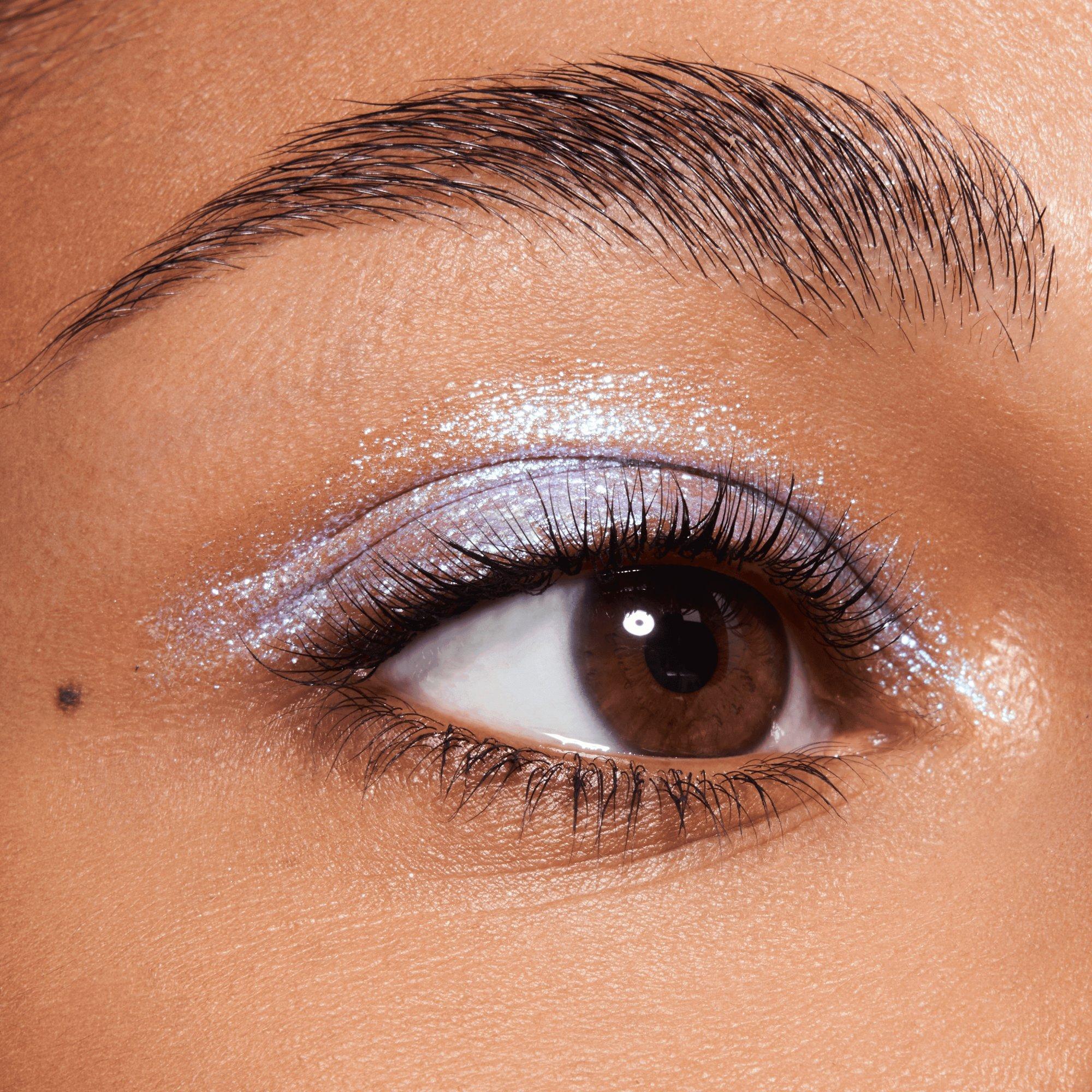 CATRICE SPACE GLAM CHROME liquid eyeshadow #010-Milky Way 2.2 ml