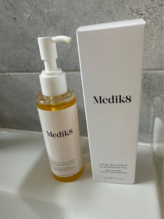 MEDIK8 LIPID BALANCE Olio Detergente Trasformativo Anti-Inquinamento 140 ml