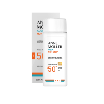 ANNE MÖLLER AQUA NON STOP fluido illuminante resistente all'acqua e al sudore SPF50+ 75 ml