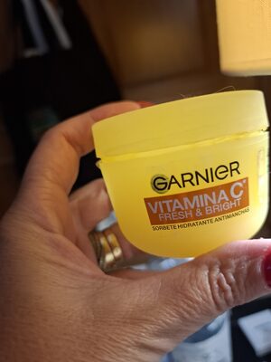 GARNIER VITAMIN C FRESCO & LUMINOSO sorbetto idratante anti-macchie 85 ml