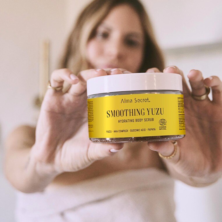 ALMA SECRET SMOOTHING YUZU scrub corpo 250 ml